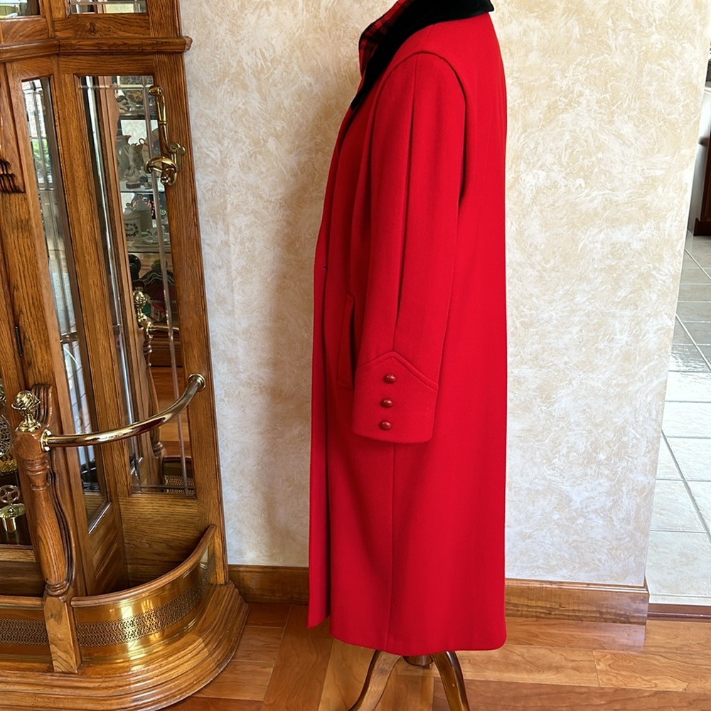 Leslie Fay Red Coat with Black Collar - Picture 6 of 14